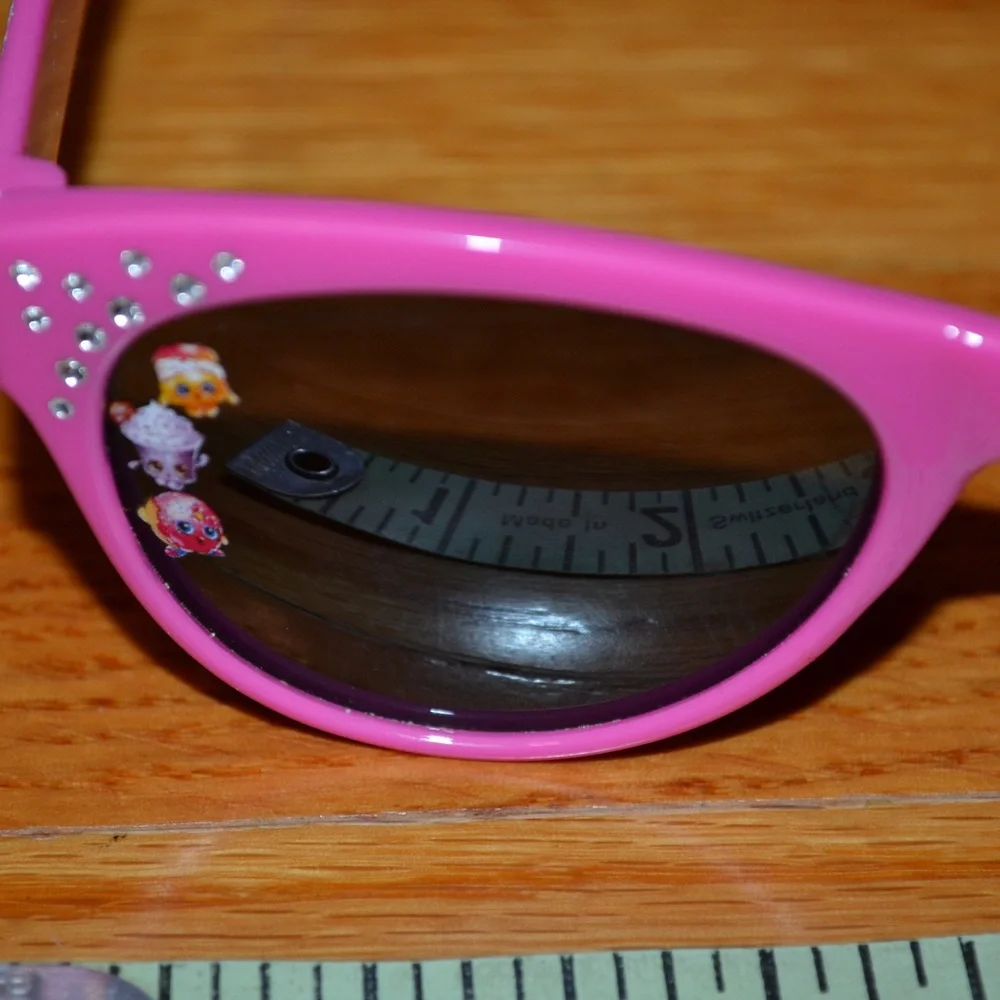 Youth girls Shopkins sunglasses and carrying case